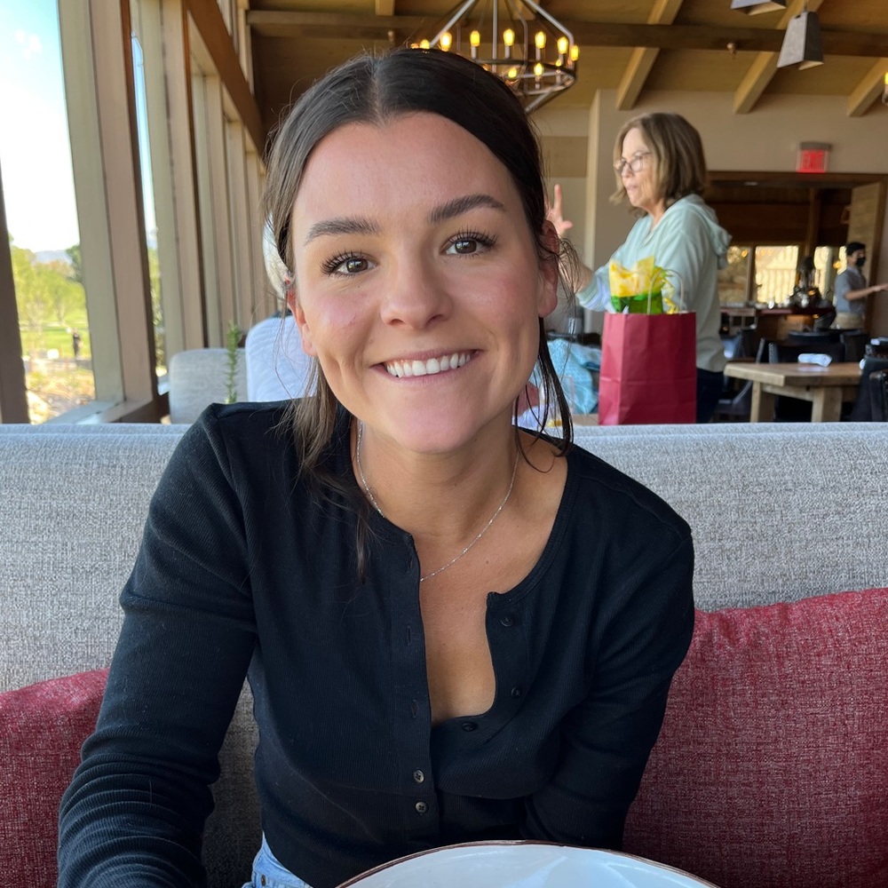 Meet your posher, Em 💛 NOTHING AFTER THIS POST IS FOR SALE !!